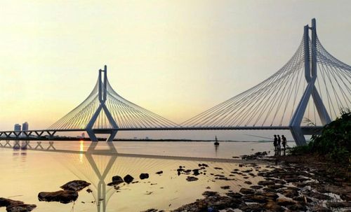 Cầu Tứ Liên có kết cấu dây văng và trụ tháp đặc biệt khi dây văng của đốt dầm đầu tiên K0 lại căng trên vị trí cao nhất của trụ tháp. Dạng kết cấu này đòi hỏi bắt buộc phải thi công xong trụ tháp mới có thể tiến hành căng kéo dây văng cho các đốt dầm chủ - Ảnh chủ đầu tư cung cấp.