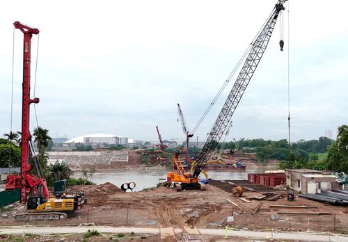  Điểm thi công trụ cầu B39-B40 tại Tổ 38, Cụm Ngọc Thụy, phường Bồ Đề. 