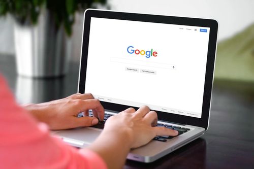 Google Search 2026 ưu tiên dành cho những thương hiệu có độ tin cậy cao