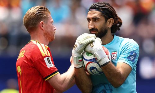 Thủ môn Beiranvand giúp Iran chưa thua ở vòng bảng World Cup 2026. (Ảnh: Reuters)