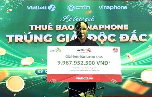Ông H. ở Quảng Trị trúng giải độc đắc xổ số quay nhanh Lotto 5/35 trị giá gần 10 tỷ đồng. (Ảnh: Đại Việt)