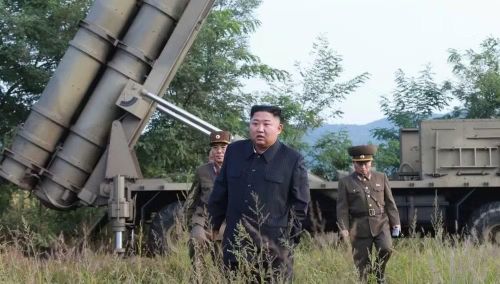 Động thái mới diễn ra sau khi ông Kim Jong-un đầu tháng 6 tuyên bố sẽ tiếp tục tăng cường năng lực quốc phòng, với lý do Mỹ và Hàn Quốc đang thúc đẩy hiện đại hóa quân đội, khiến bán đảo Triều Tiên tiến gần hơn tới nguy cơ xung đột hạt nhân.