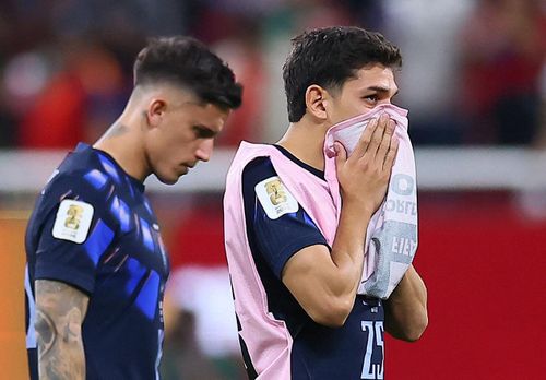  Nỗi buồn của cầu thủ Uruguay sau khi bị loại khỏi World Cup 2026. Ở giải đấu này cách đây 4 năm, đại diện Nam Mỹ cũng trải qua kịch bản tương tự. 