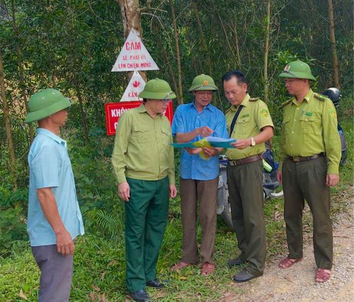 Hương Sơn là địa bàn có diện tích rừng lớn, càng đặt ra nhiều khó khăn cho cơ quan quản lý