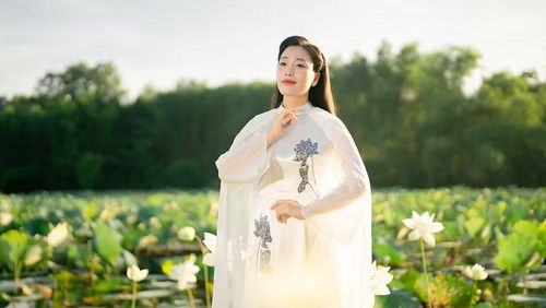 Ca sĩ Sao Mai Huyền Trang.
