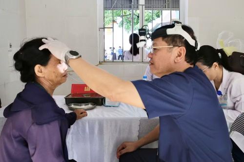 Việc khám sức khỏe định kỳ góp phần nâng cao chất lượng cuộc sống cho người dân.