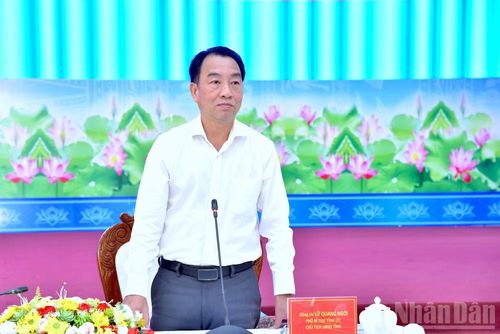 Đồng chí Lữ Quang Ngời, Phó Bí thư Tỉnh ủy, Chủ tịch Ủy ban nhân dân tỉnh Cà Mau phát biểu chỉ đạo tại hội nghị.