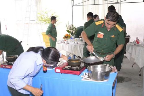 Các đội thi tham gia phần thi.