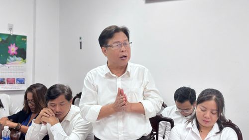 Ông Hoàng Hữu Thanh, Thẩm phán trung cấp TAND TP.HCM phát biểu ý kiến.