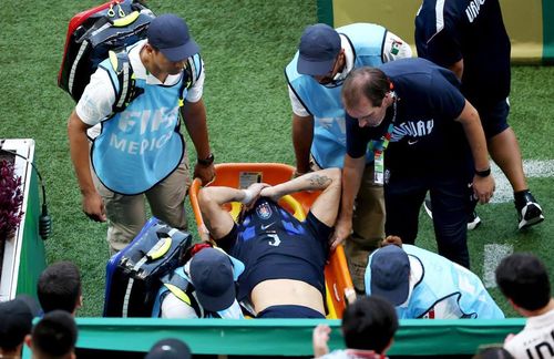 Manuel Ugarte dính chấn thương nghiêm trọng - Ảnh: FIFA