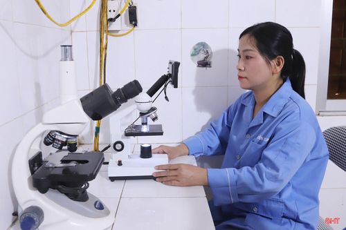  Gia đình là điểm tựa để vợ chồng chị Linh yên tâm cống hiến cho công việc. 