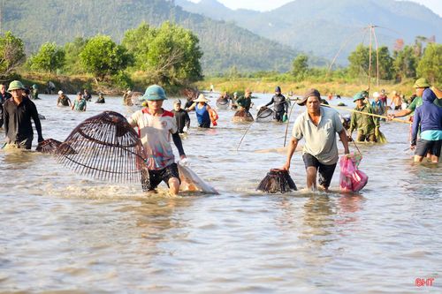 Khu vực diễn ra lễ hội có chiều dài hơn 1 km với diện tích khoảng 30 ha.