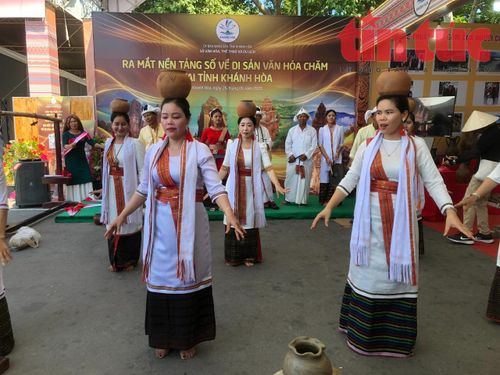 Qua nhiều thế hệ, đồng bào Chăm đã sáng tạo, gìn giữ và trao truyền nhiều giá trị văn hóa đặc sắc, góp phần làm phong phú thêm nền văn hóa Việt Nam thống nhất trong đa dạng.