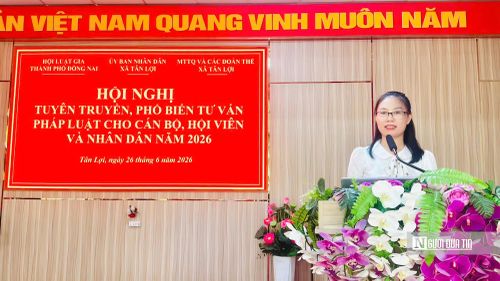 Báo cáo viên, Luật gia Phạm Thị Phương - thành viên đoàn công tác.