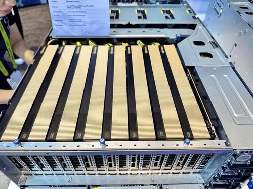 Dòng GPU để bàn RTX 6000 Pro bị Mỹ cấm xuất khẩu giá từ khoảng 50.000 NDT hồi đầu năm, nay đã vọt lên tới 130.000 NDT. Ảnh: ITHome.