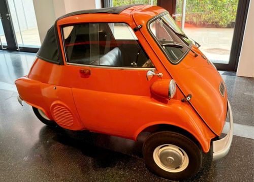 BMW Tropen-Isetta Cabrio: Chỉ có 12 chiếc.