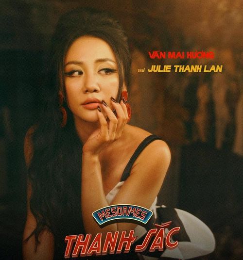 Văn Mai Hương vào vai nữ ca sĩ phòng trà Julie Thanh Lan trong Mesdames Thanh Sắc. Ảnh: FBNV