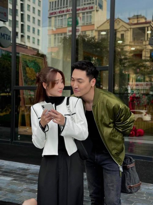 Huyền Lizzie và Mạnh Trường từng "hóa thân" thành một cặp đôi đầy tình tứ ở trên màn ảnh nhỏ. Ảnh: FBNV