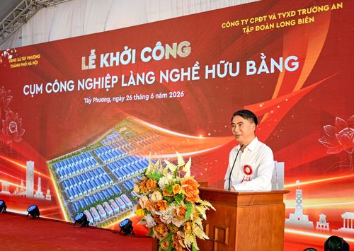 Phó Chủ tịch UBND thành phố Hà Nội Nguyễn Xuân Lưu phát biểu. Ảnh: Hoàng Anh