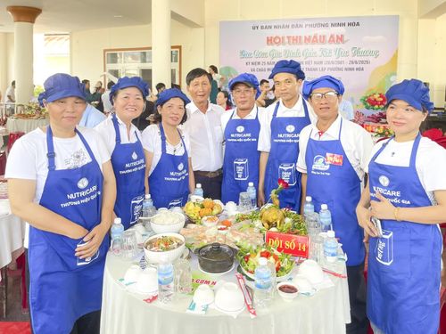 Đội thi đã hoàn thành bữa cơm gia đình, gắn kết yêu thương