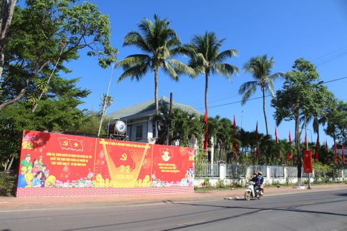 Một cụm pano trên tuyến đường chính xã Đạ Tẻh