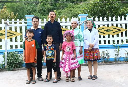 Gia đình ông Lý Văn Thành, xóm Phú Thọ, xã Vô Tranh nhiều năm liên tục đạt danh hiệu Gia đình văn hóa tiêu biểu.