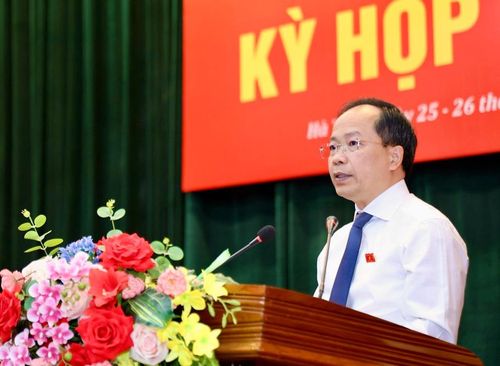 Bí thư Tỉnh ủy, Trưởng đoàn ĐBQH tỉnh Nguyễn Duy Lâm phát biểu chỉ đạo tại kỳ họp