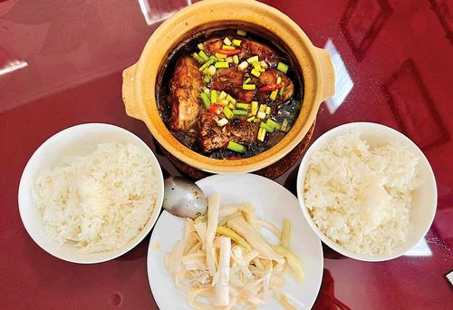 Dưa bồn bồn ăn cùng cá kho rất đưa cơm.
