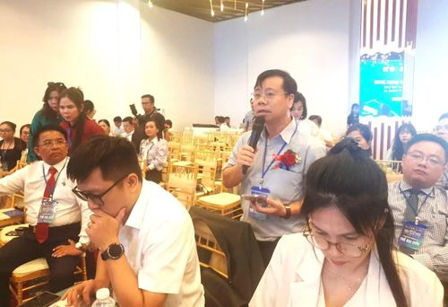 Các doanh nhân thẳng thắn trình bày những bức xúc vướng mắc