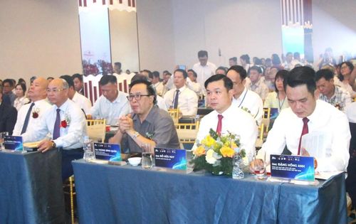 Đại biểu lãnh đạo Trung ương và địa phương