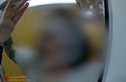 Một nữ tù nhân tại Trại giam nữ Cheongju gây rối bên trong một phòng giam bảo vệ. Ảnh: Bộ Tư pháp Hàn Quốc.