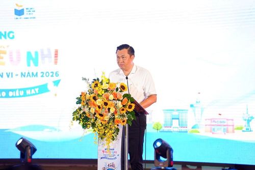 Ông Cao Văn Chóng, Phó Giám đốc Sở Văn hóa và Thể thao TP.HCM phát biểu khai mạc