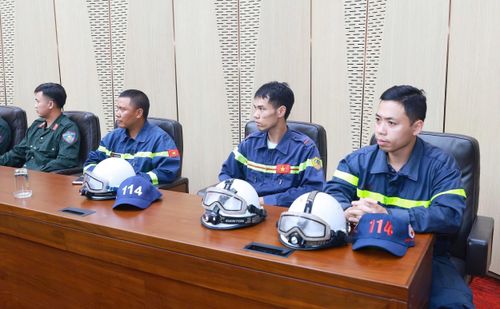 Cán bộ, chiến sĩ CAND Việt Nam tham gia đoàn công tác cứu nạn, cứu hộ tại Venezuela. Ảnh: Phạm Kiên - TTXVN
