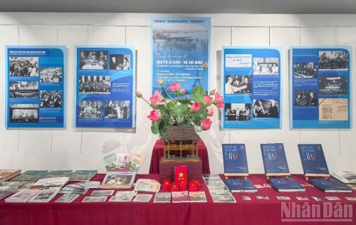 Những tư tưởng lớn của Chủ tịch Hồ Chí Minh làm nên tầm vóc của dân tộc Việt Nam trong thế kỷ XX vẫn đang tiếp tục soi đường, dẫn lối trong thời đại ngày nay.