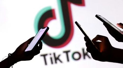Động thái mới cho thấy TikTok không chỉ muốn giữ chân người dùng lâu hơn mà còn hướng tới việc xây dựng một hệ sinh thái giải trí, thương mại và quảng cáo khép kín, nơi mọi hoạt động từ xem phim, chơi game đến thanh toán đều diễn ra ngay bên trong ứng dụng.