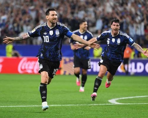 Messi trở thành cầu thủ đầu tiên ghi bàn trong 7 trận liên tiếp tại World Cup.