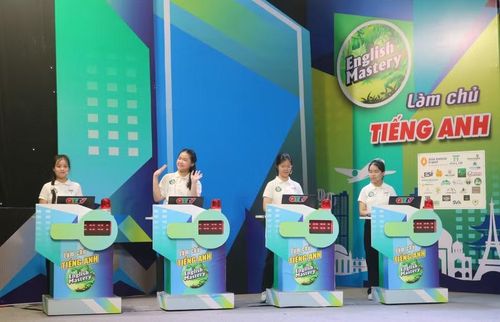 4 thí sinh xuất sắc nhất bước vào màn tranh tài quyết định tại vòng chung kết.