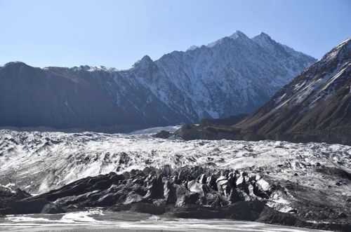 Vùng núi Hindu Kush của Afghanistan. (Ảnh: Reuters)