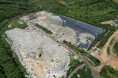 Bãi rác thải Hòa Phú.