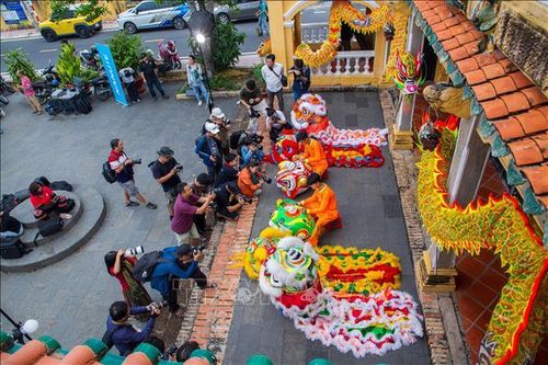 Các giá trị văn hóa truyền thống được người dân gìn giữ, sáng tạo và lan tỏa trên không gian mạng thông qua nhiều hoạt động sáng tác nghệ thuật, góp phần quảng bá hình ảnh, bản sắc văn hóa địa phương đến cộng đồng.