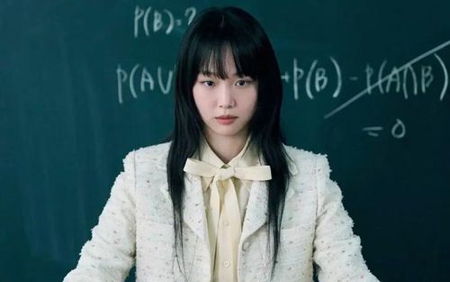 Tạo hình của Jin Ki Joo trong Bài Học Đáng Đời. Ảnh: Netflix