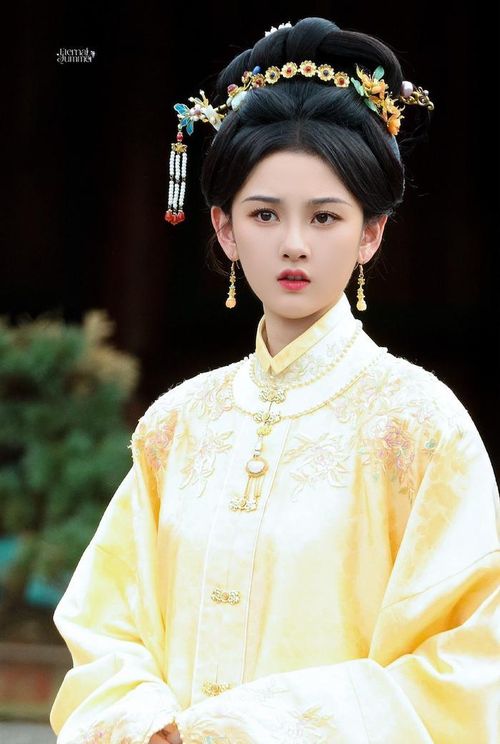Khép lại top 10 với hơn 4.200 lượt thích, phim mang màu sắc thương cảng kết hợp tình cảm và gia tộc. Từ mối quan hệ gò bó ban đầu, hai nhân vật chính dần trải qua biến cố thương trường và gia tộc để phát triển tình cảm bền chặt và sâu sắc hơn theo thời gian.