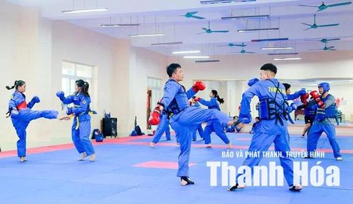 Các VĐV tại Trung tâm Huấn luyện và Thi đấu thể thao tỉnh nỗ lực tập luyện.