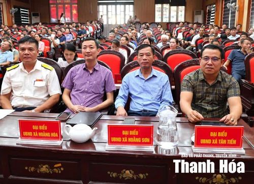 Ngành Thuế phối hợp với các địa phương tổ chức hội nghị tập huấn, tuyên truyền, đối thoại, giải đáp vướng mắc cho hộ kinh doanh; ký kết hợp tác với các ngân hàng nhằm hỗ trợ hộ kinh doanh thực hiện chuyển đổi số và thanh toán điện tử.