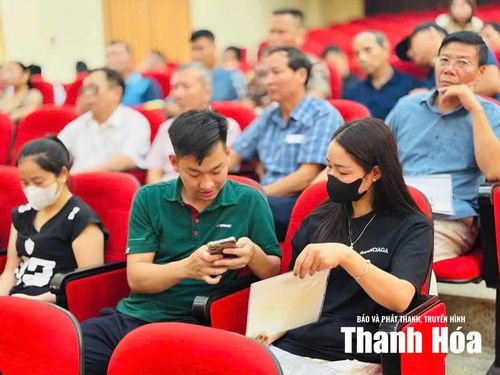 Hộ kinh doanh tại xã Kim Tân thực hiện kê khai, nộp thuế điện tử sau khi được cơ quan thuế hướng dẫn.