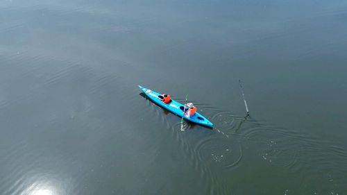 Đến với lễ hội biển Tam Thanh năm 2026 du khách khá thích thú khi được trải nghiệm chèo thuyền kayak trên sông Đầm. Ảnh: HOÀNG ĐẠO