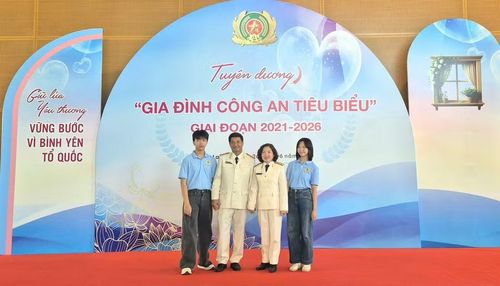 Tỉnh Gia Lai có gia đình Thượng tá Nguyễn Thanh Hùng - Trưởng Công an xã Tuy Phước Bắc được tuyên dương trong dịp này. Ảnh: Bảo Ngọc