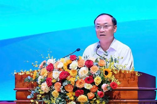Đồng chí Thái Đại Ngọc - Ủy viên Ban chấp hành Trung ương Đảng, Bí thư Tỉnh ủy Gia Lai phát biểu chào mừng tại Lễ tuyên dương gia đình Công an tiêu biểu giai đoạn 2021-2026. Ảnh: Đức Thụy