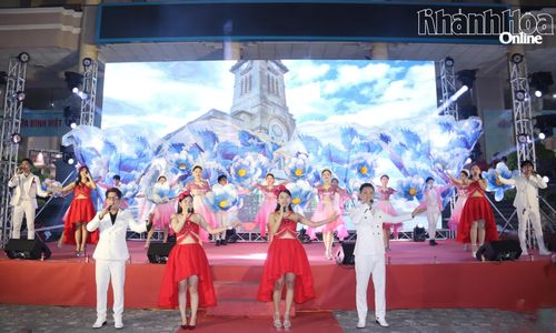Một tiết mục văn nghệ tại lễ bế mạc.
