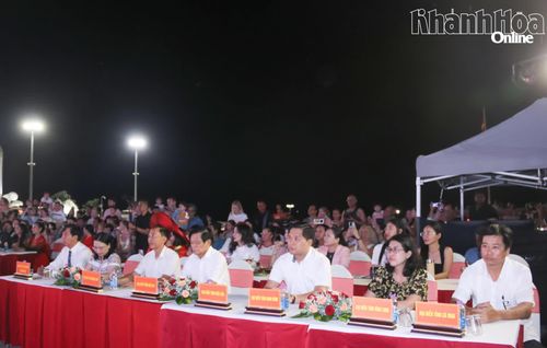 Đại biểu các tỉnh tham dự lễ bế mạc.